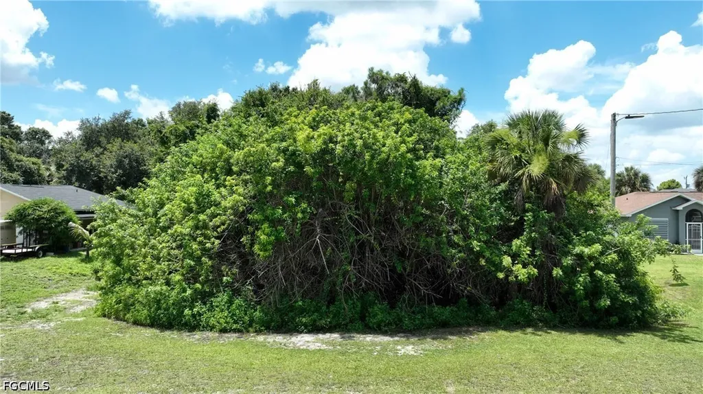 856 Sentinela Boulevard Lehigh Acres FL 33974