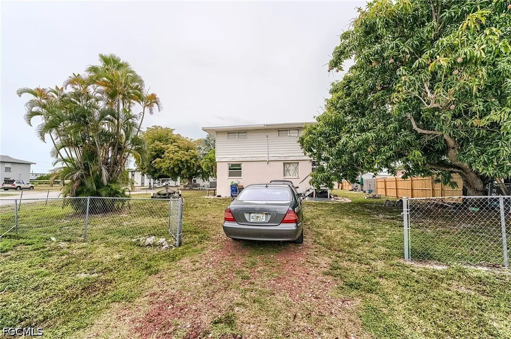 16910 -16912 Juanita Avenue Fort Myers FL 33908