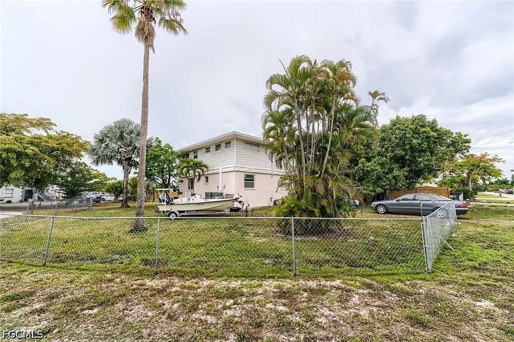 16910 -16912 Juanita Avenue Fort Myers FL 33908