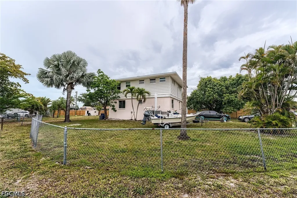 16910 -16912 Juanita Avenue Fort Myers FL 33908