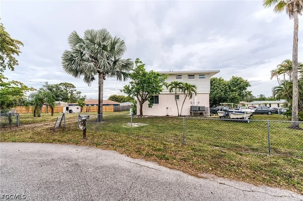 16910 -16912 Juanita Avenue Fort Myers FL 33908