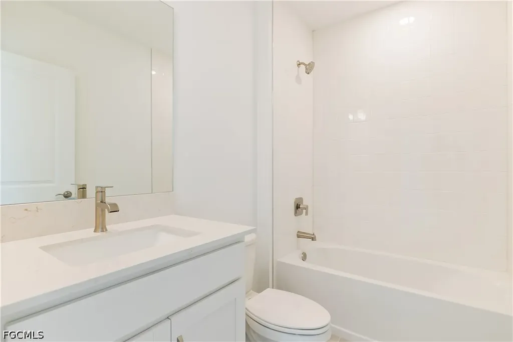 266 Lakeside Breeze Way Lehigh Acres FL 33936