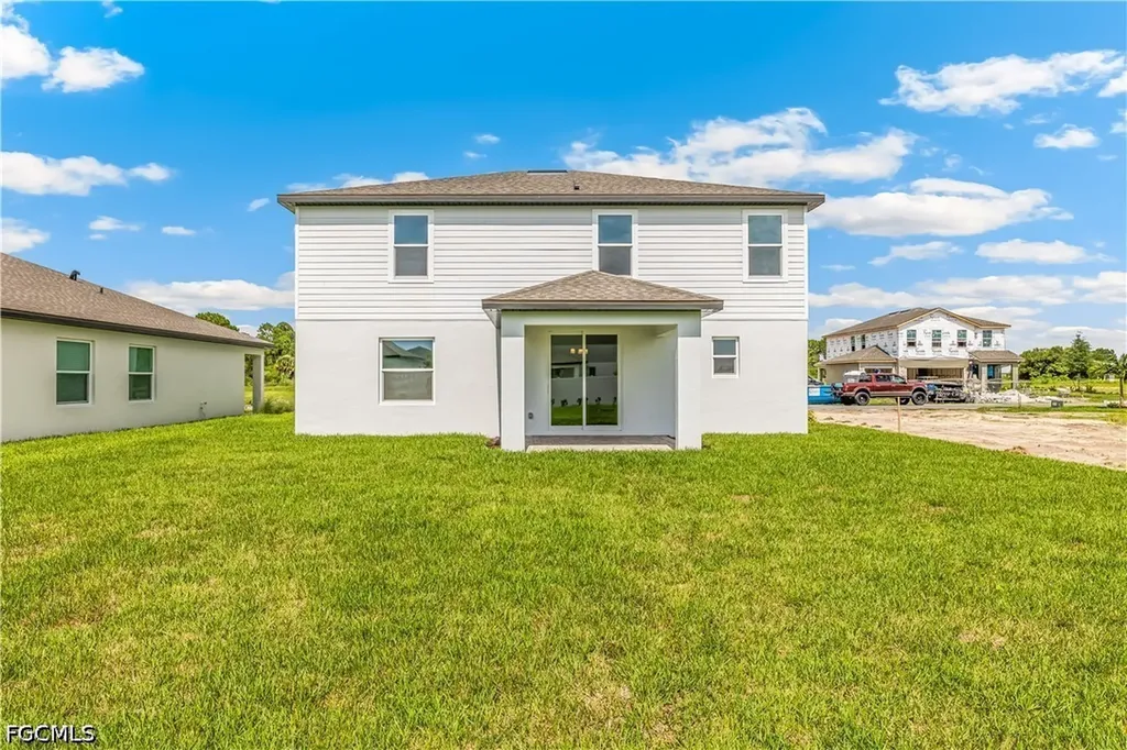 266 Lakeside Breeze Way Lehigh Acres FL 33936