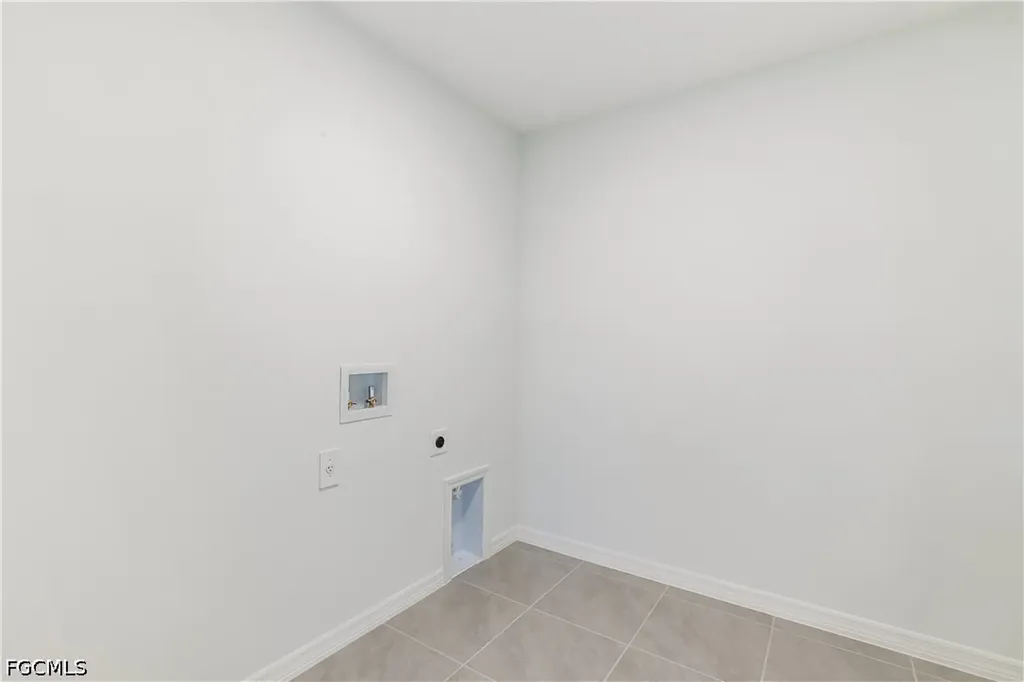 266 Lakeside Breeze Way Lehigh Acres FL 33936