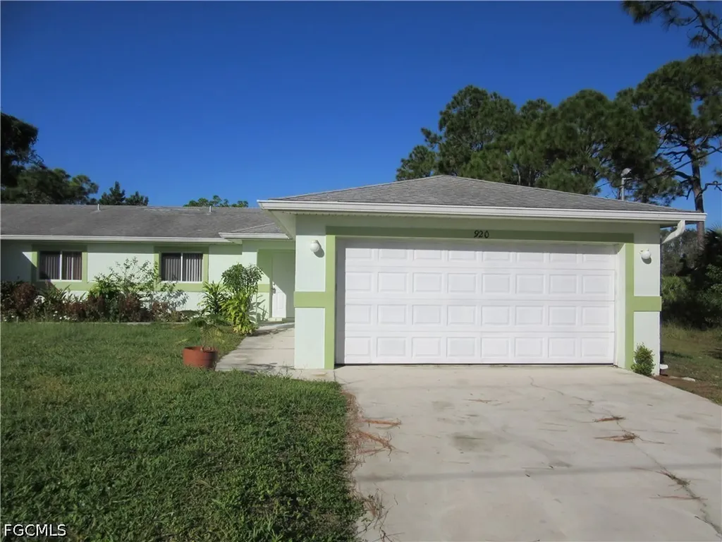 922 Eisenhower Boulevard Lehigh Acres FL 33974