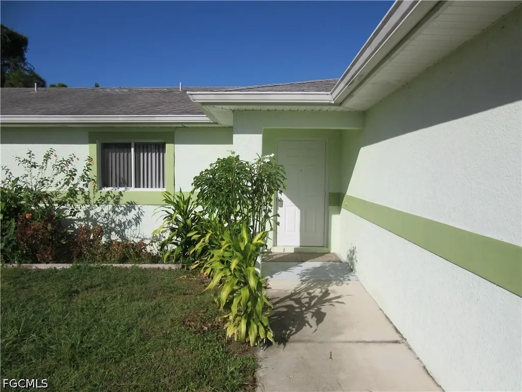 922 Eisenhower Boulevard Lehigh Acres FL 33974