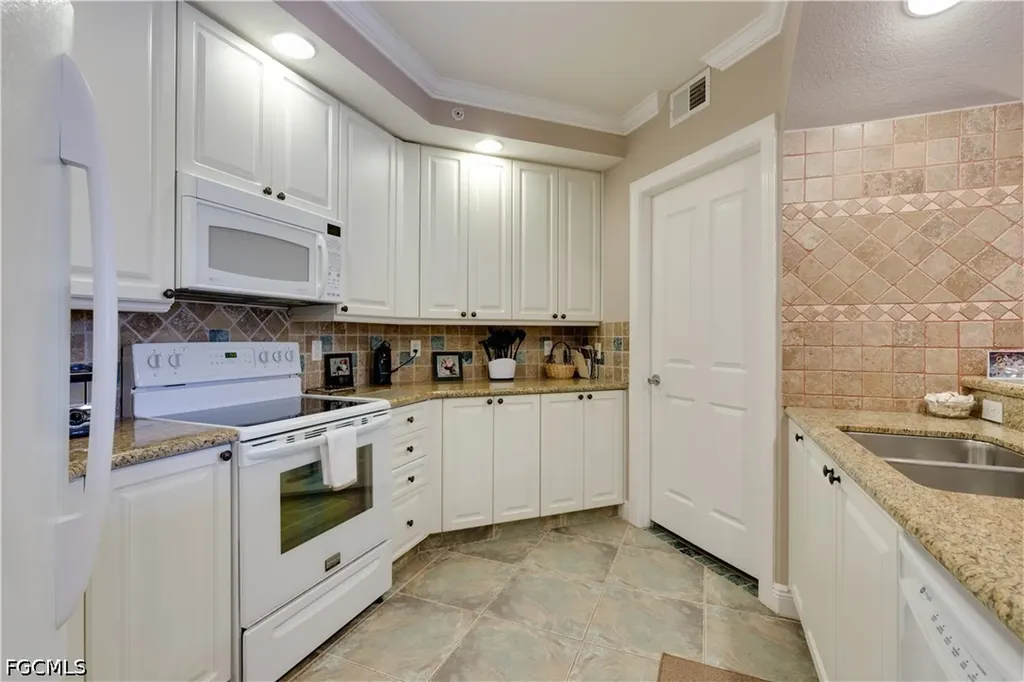2825 Palm Beach Boulevard Fort Myers FL 33916