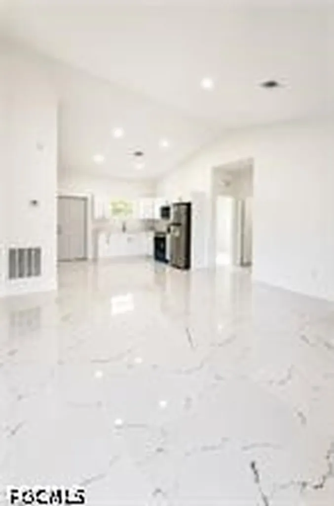 156 Carousel Avenue Labelle FL 33935