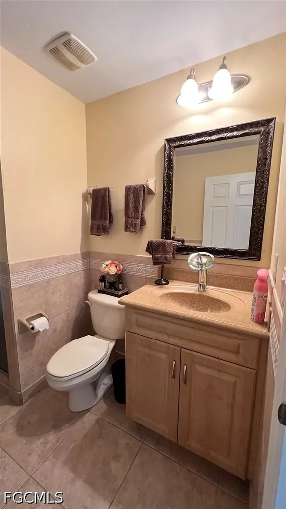 2712 5th Street W Lehigh Acres FL 33971