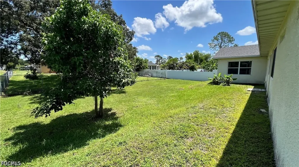 2712 5th Street W Lehigh Acres FL 33971