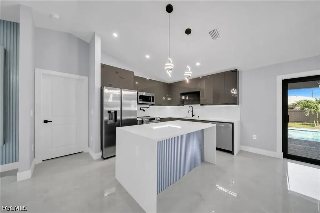 2623 NE 20th Avenue Cape Coral FL 33909