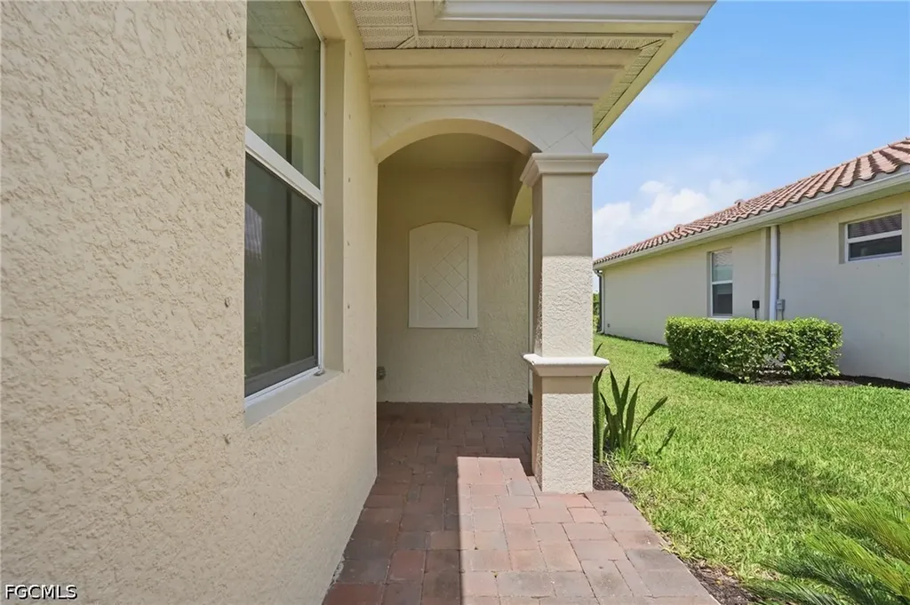 1648 Alameda Drive Naples FL 34120