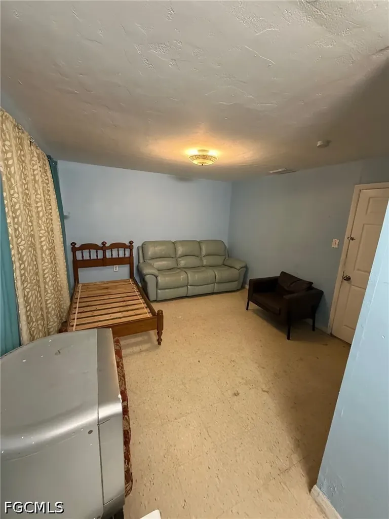 653 Howell Circle Drive Fort Myers FL 33905