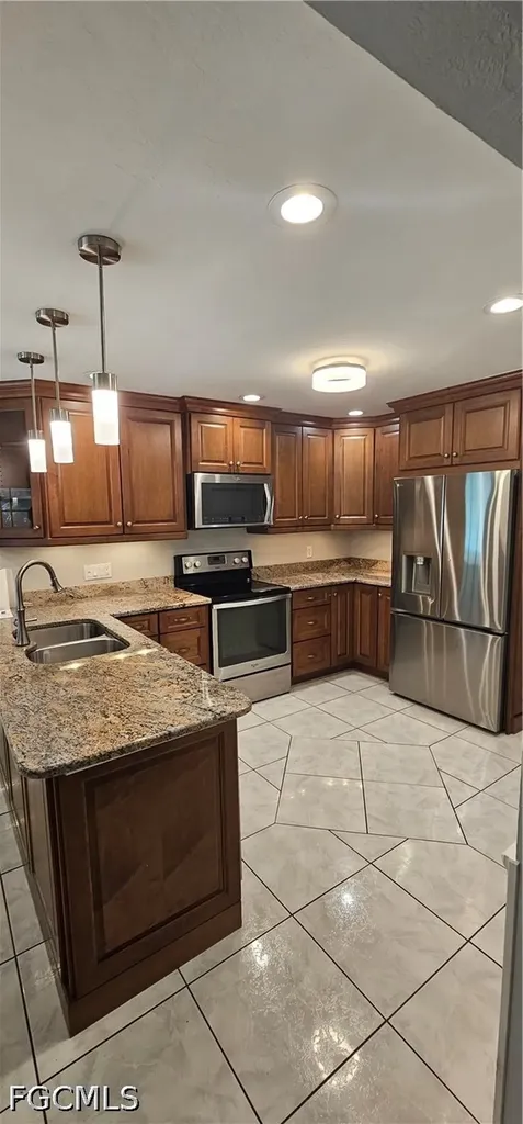 601 SE 35th Terrace Cape Coral FL 33904