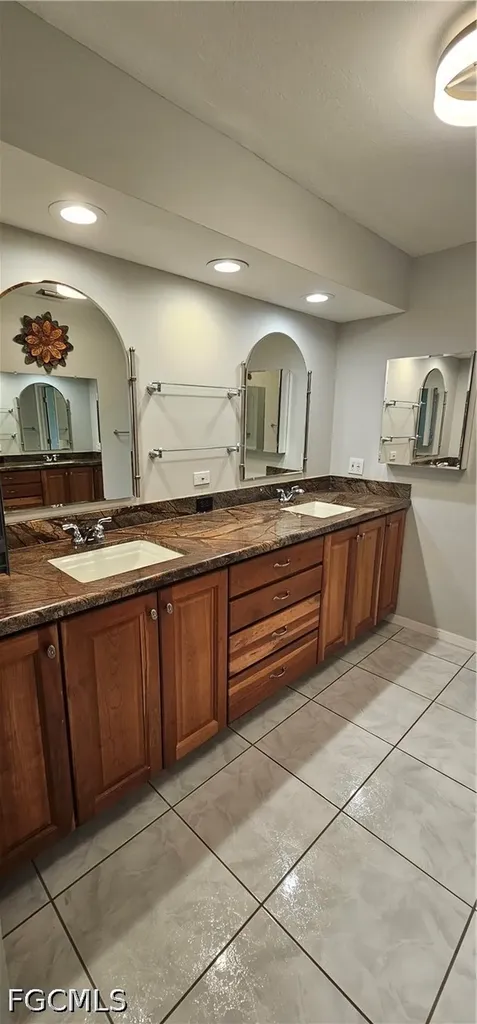 601 SE 35th Terrace Cape Coral FL 33904