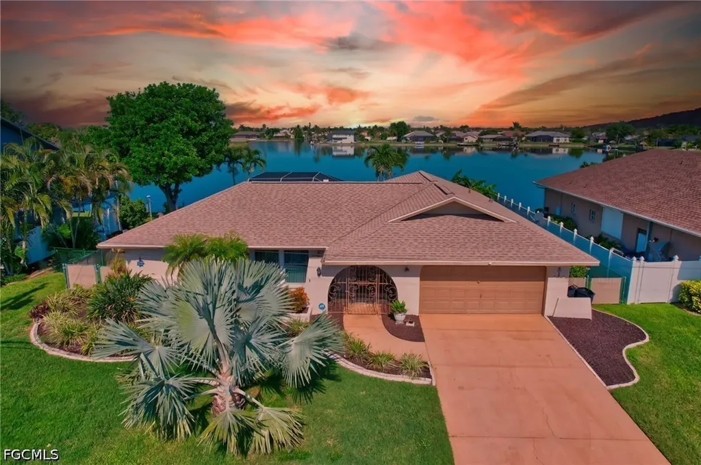 28 SE 12th Avenue Cape Coral FL 33990