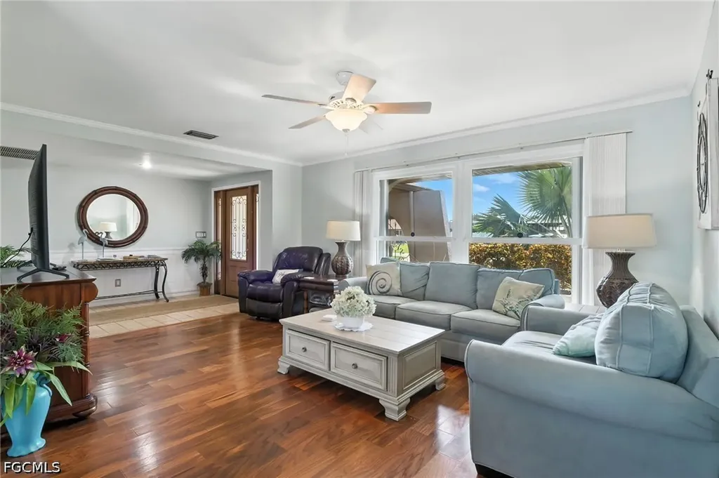 28 SE 12th Avenue Cape Coral FL 33990