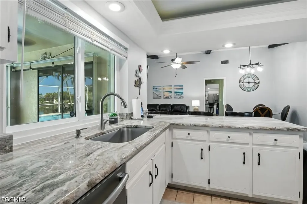 28 SE 12th Avenue Cape Coral FL 33990