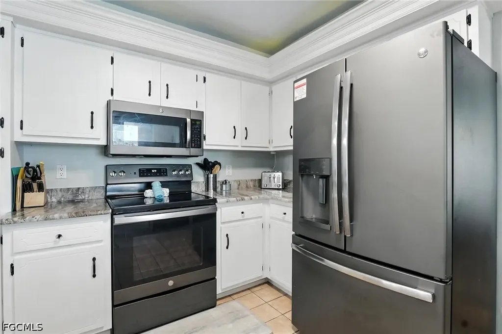 28 SE 12th Avenue Cape Coral FL 33990