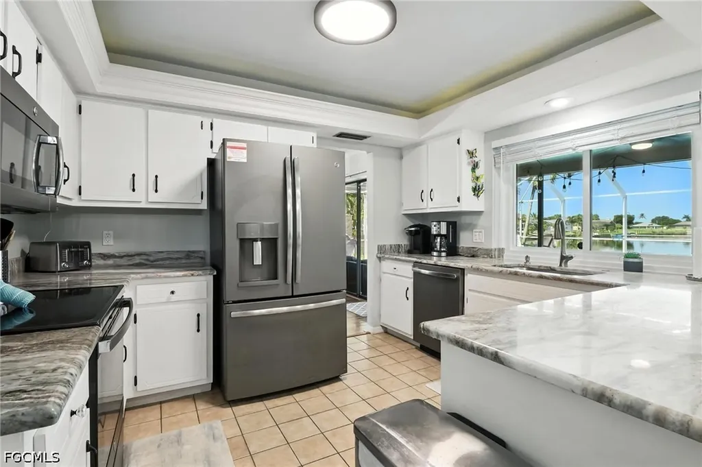 28 SE 12th Avenue Cape Coral FL 33990