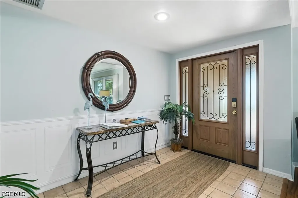 28 SE 12th Avenue Cape Coral FL 33990