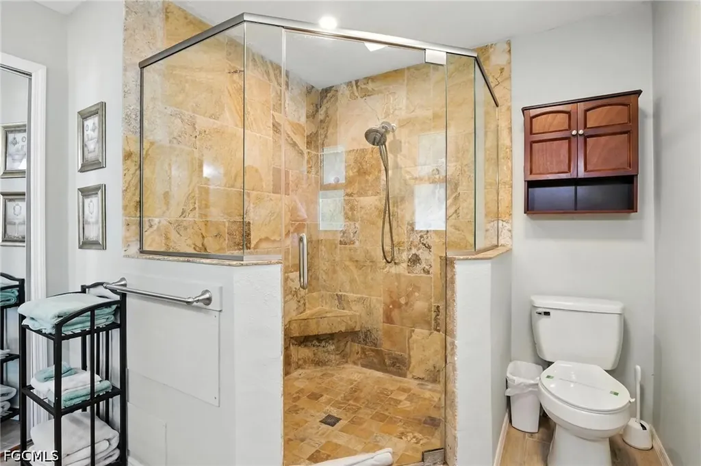 28 SE 12th Avenue Cape Coral FL 33990