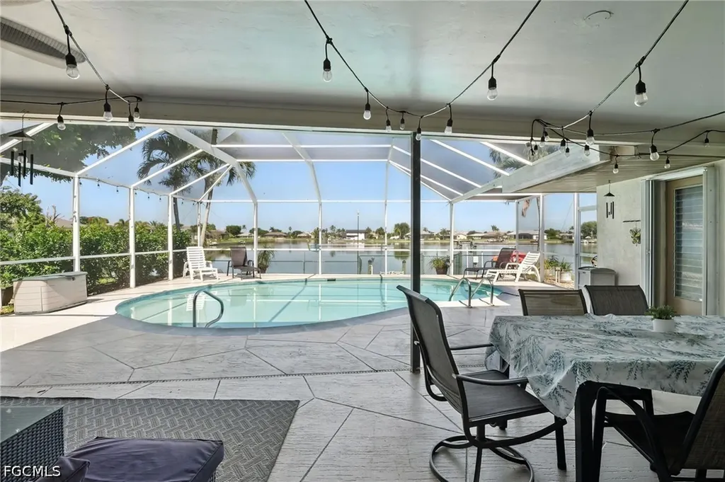 28 SE 12th Avenue Cape Coral FL 33990