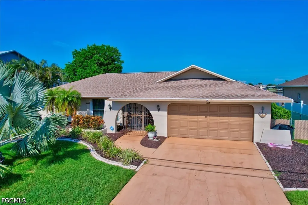 28 SE 12th Avenue Cape Coral FL 33990