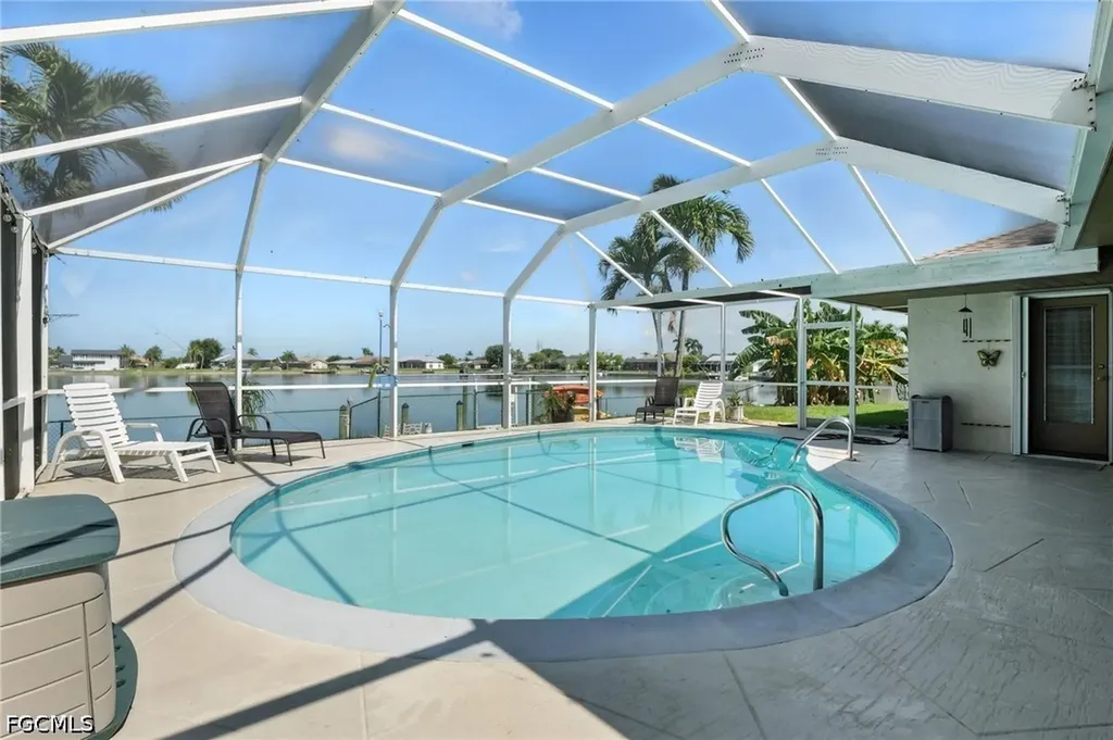 28 SE 12th Avenue Cape Coral FL 33990