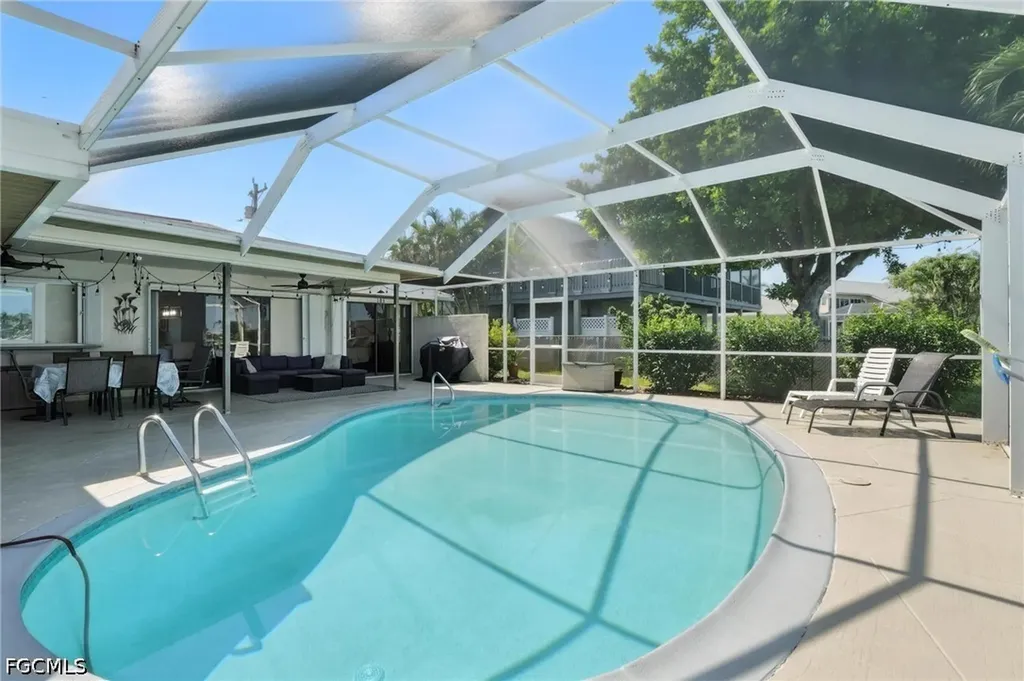 28 SE 12th Avenue Cape Coral FL 33990