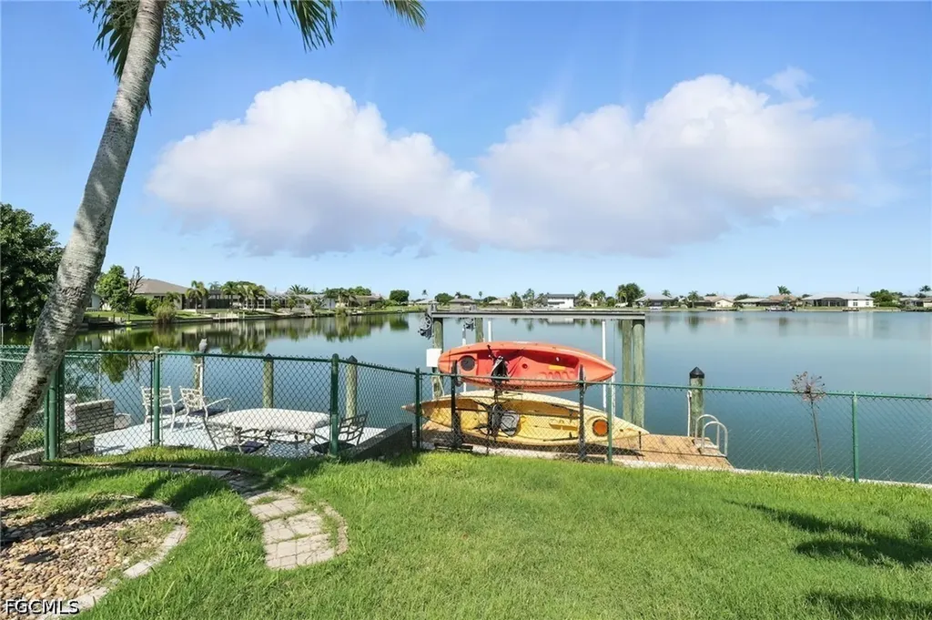 28 SE 12th Avenue Cape Coral FL 33990