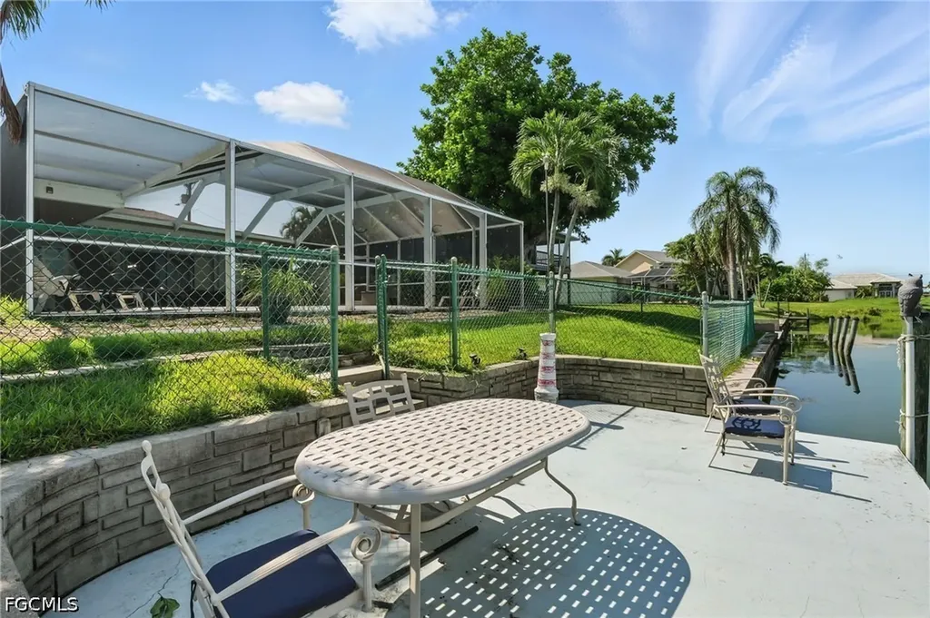 28 SE 12th Avenue Cape Coral FL 33990
