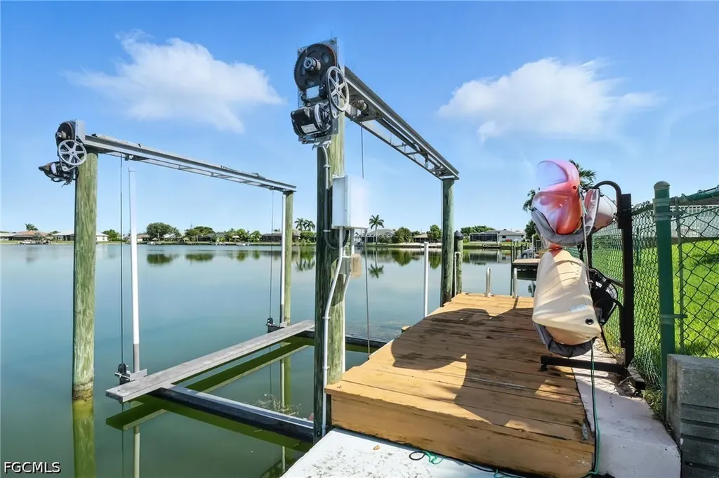 28 SE 12th Avenue Cape Coral FL 33990