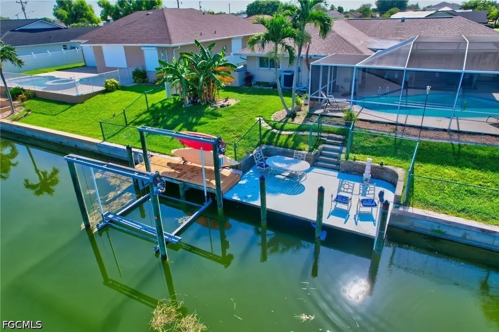 28 SE 12th Avenue Cape Coral FL 33990