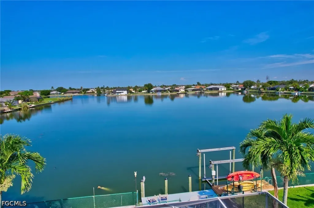 28 SE 12th Avenue Cape Coral FL 33990