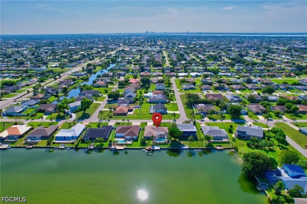 28 SE 12th Avenue Cape Coral FL 33990