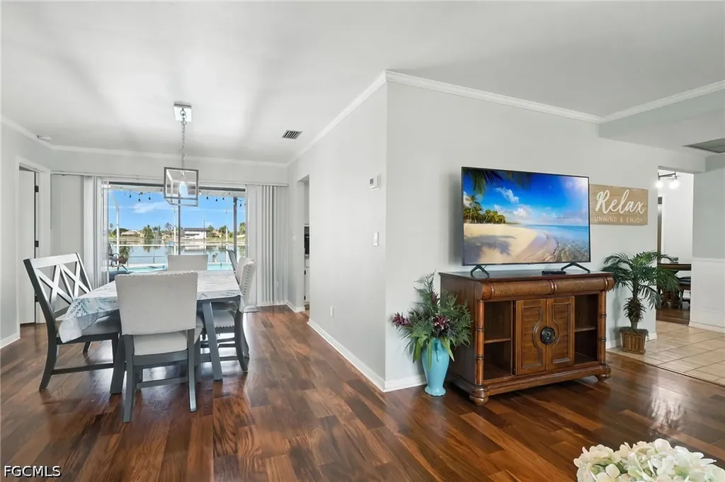 28 SE 12th Avenue Cape Coral FL 33990