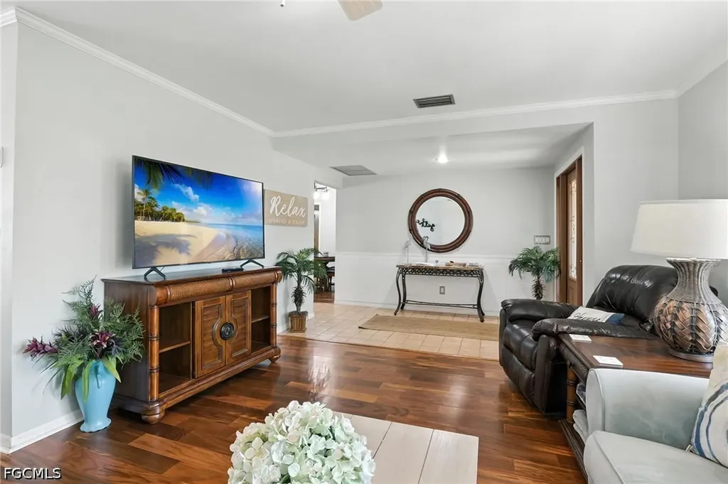28 SE 12th Avenue Cape Coral FL 33990