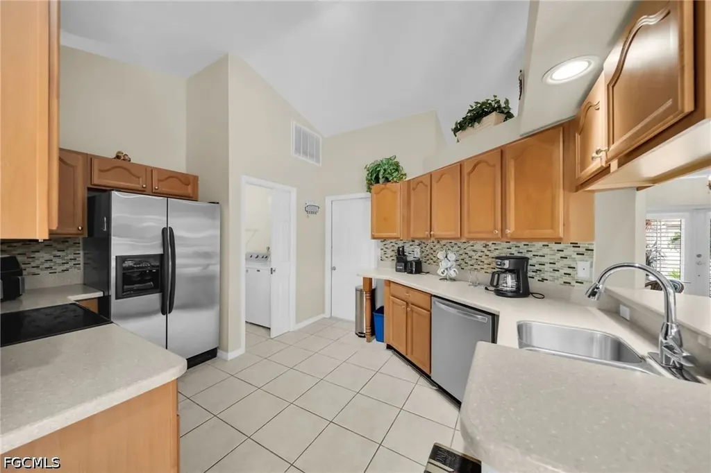 3505 Surfside Boulevard Cape Coral FL 33914