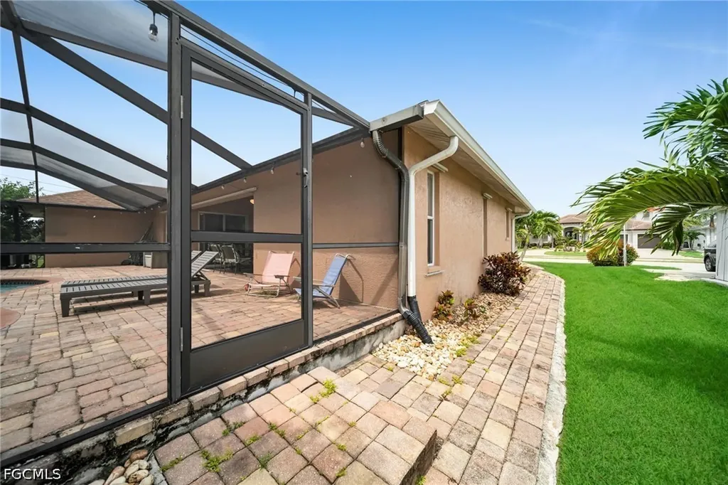 3505 Surfside Boulevard Cape Coral FL 33914