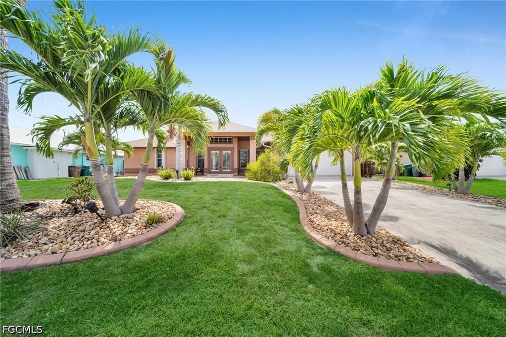 3505 Surfside Boulevard Cape Coral FL 33914