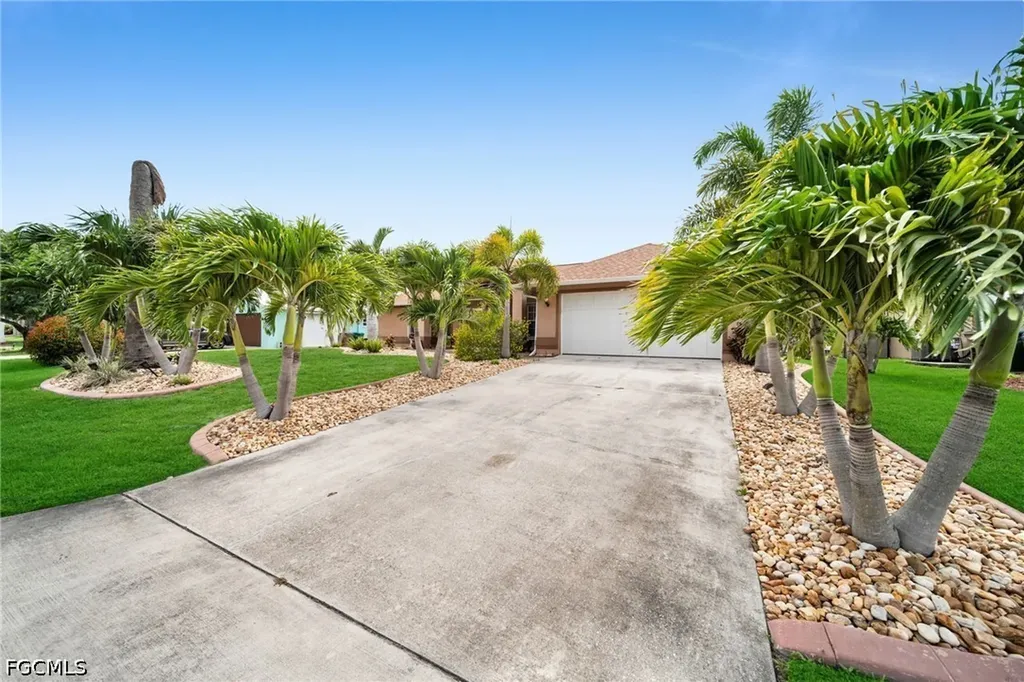 3505 Surfside Boulevard Cape Coral FL 33914