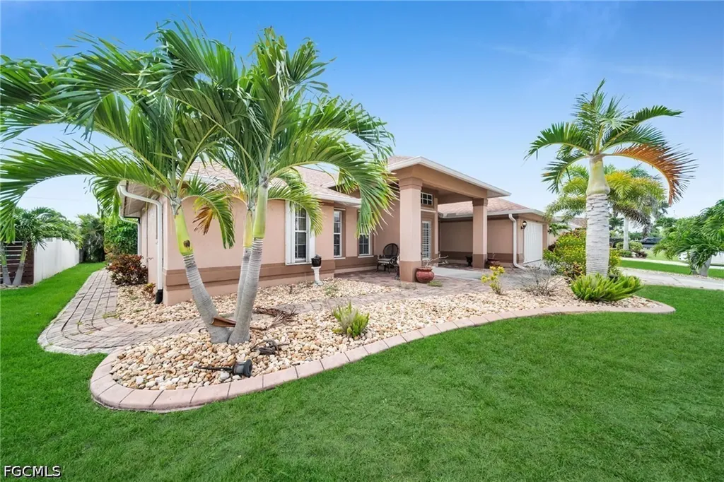 3505 Surfside Boulevard Cape Coral FL 33914