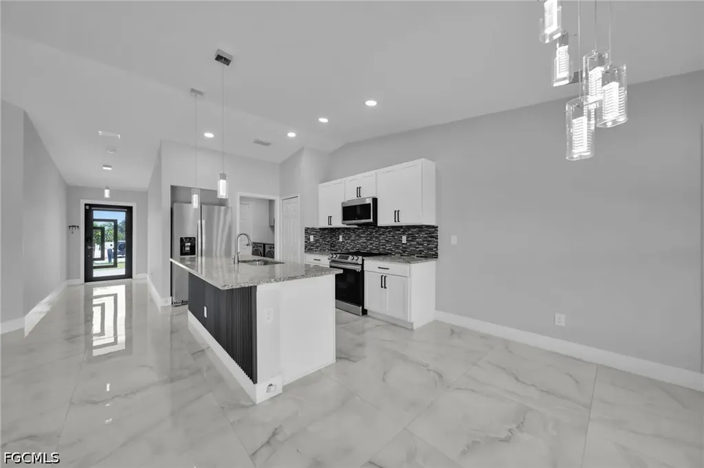 3095 NW 4th Place Cape Coral FL 33993