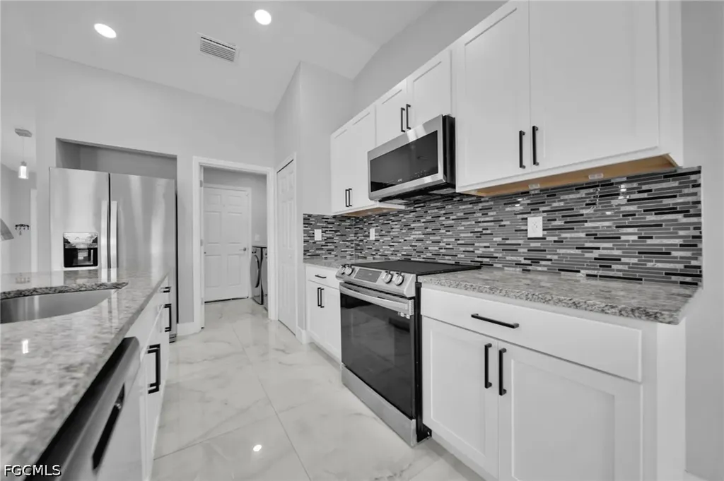 3095 NW 4th Place Cape Coral FL 33993