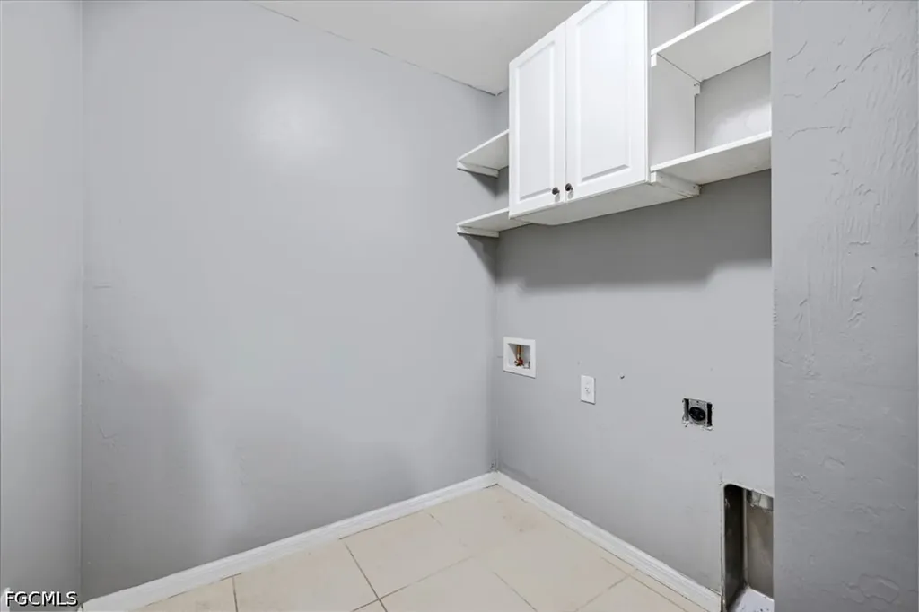 2703 Loreto Court Cape Coral FL 33909