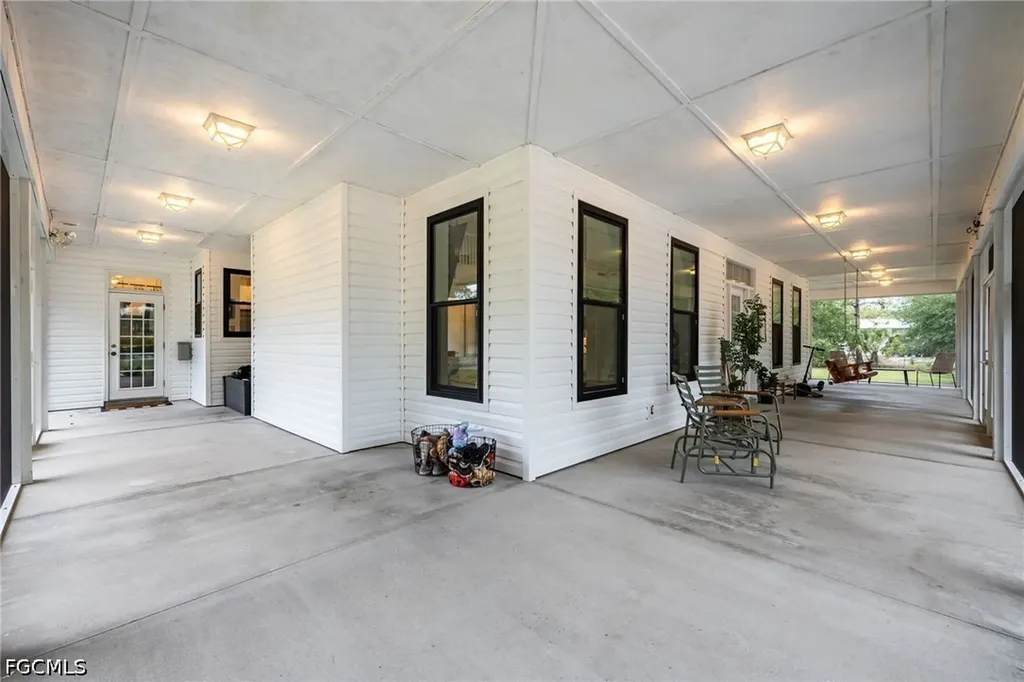 11790 Fox Hill Road North Fort Myers FL 33917
