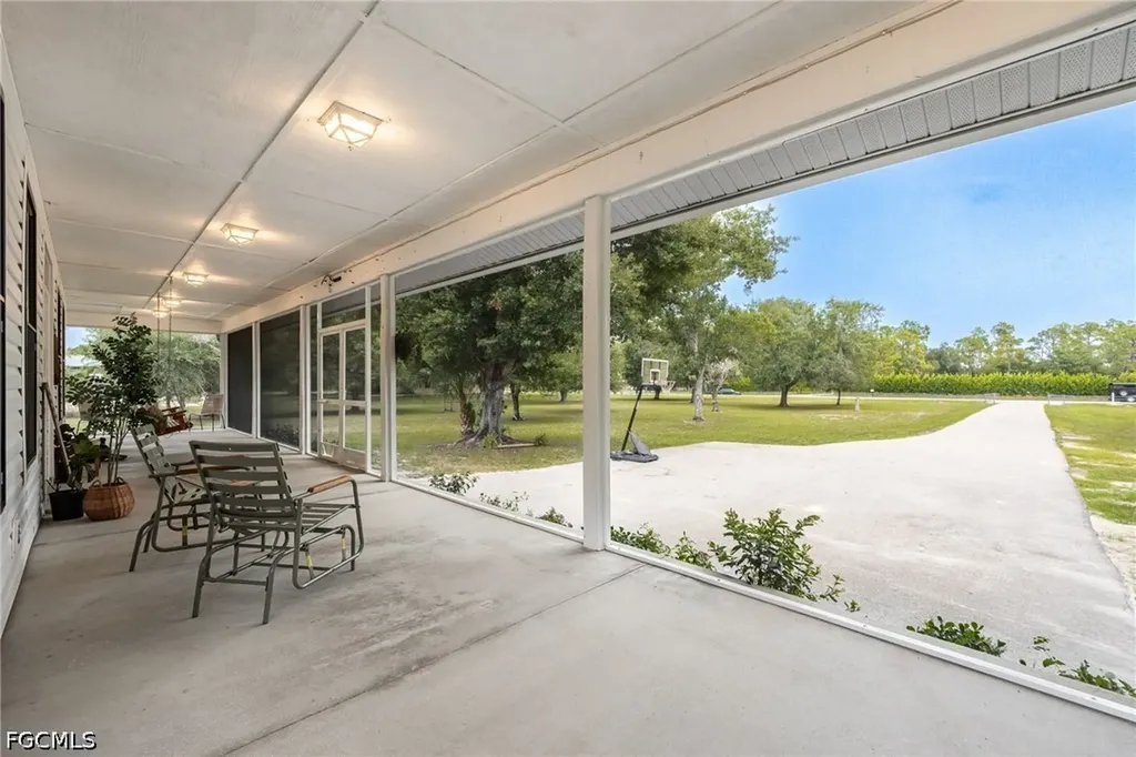 11790 Fox Hill Road North Fort Myers FL 33917