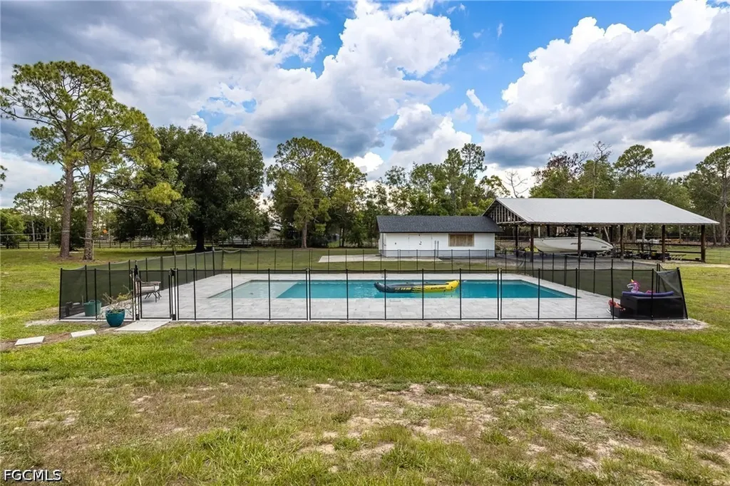 11790 Fox Hill Road North Fort Myers FL 33917