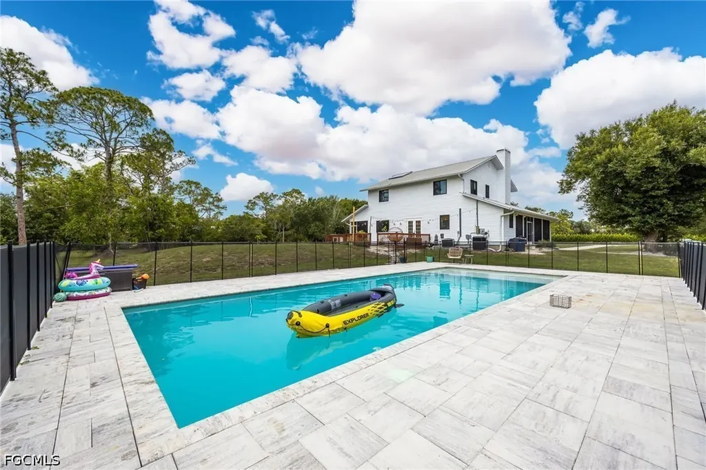 11790 Fox Hill Road North Fort Myers FL 33917